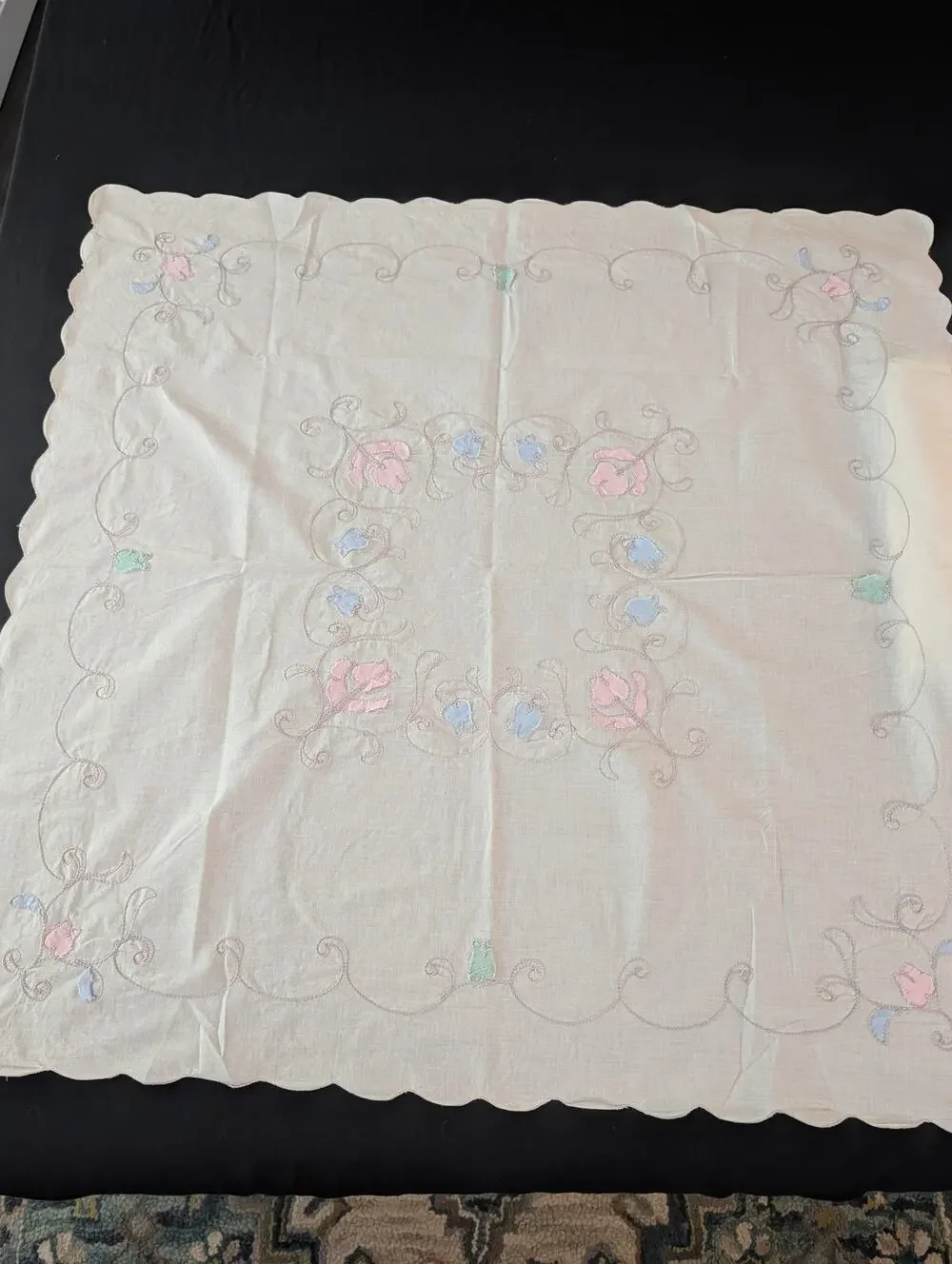 Vintage Embroidered Linen Tablecloth Runner Tea Towel Doily Lot Cottagecore 4 Pc